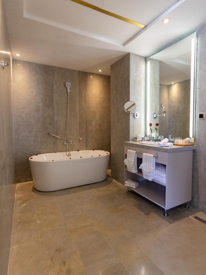 Mandarin Palace Hotel&Spa Tanger Exteriér fotografie Bathroom
