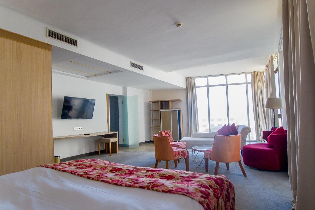 Mandarin Palace Hotel&Spa Tanger Exteriér fotografie A room at the hotel
